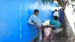 বড় নীচের গাঢ় কেশিক ...