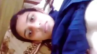 চর্মসার ডুচেব্যাগ পা ...