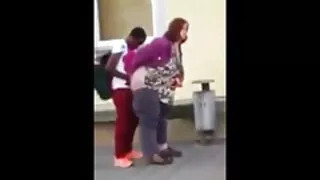 উদ্ধারকারী দলের লোক  ...