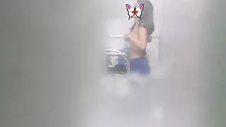 বড় ব্রেস্টেড উদ্যমী ...