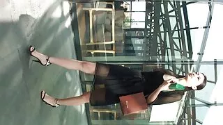 মিষ্টি চেহারার কিশোর ...